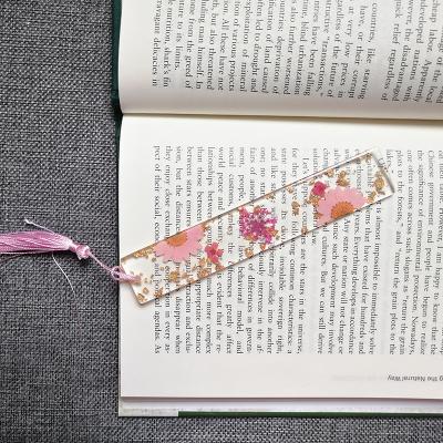 China Gift Custom Design Dried Pressed Flower Resin Bookmarks With Tassel for sale