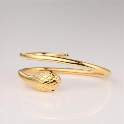 China Hyperbole Polished Shiny Gold Snake Ring Dating And Snake Shape Anniversary Ring for sale