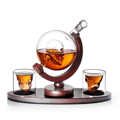 China Skull Eco-Friendly Unique Lead Free Glass Decanter Set Whiskey Glass Whiskey Decanter Gift Sets for sale