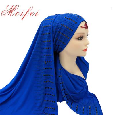 China M-26 Elasticity M-26 Polyester Yiwu 2019 Muslim Wholesale Beautiful Stone Dubai Fashion Scarf 100% Arab Knitted Scarf Hijabs for sale