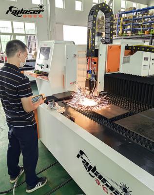 Cina Fibra laser 3KW singolo tavolo macchina di taglio di lamiera di metallo Fibra laser macchina di taglio in vendita