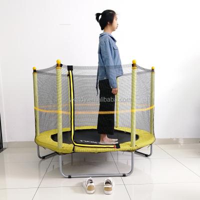 China With Protective Net Kids Bed Indoor Mini Trampoline With Net for sale