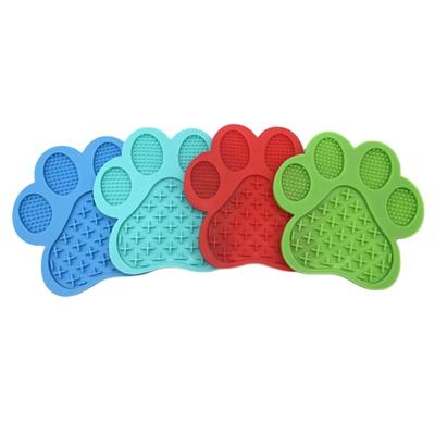 China Non-Automatic In Running Pets Accessories Slow To Lick Puppy Slow Feeder High Quality Food Grade Silicone Lick Mat for sale