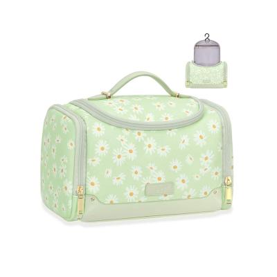 China Vintage Large Capacity Toiletry Bag Hanging Leather Cosmetic Bags And Cases for sale