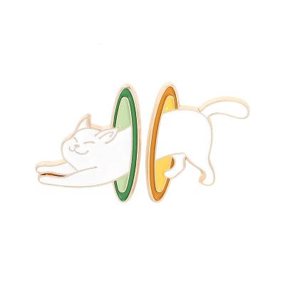 China Europe Qualified Individuality Cheap Fashion Animal Enamel Pins Dog Cats Circle A Pair Soft Custom Enamel Pins for sale