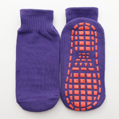 China Antibacterial Summer Indoor Kids Trampoline Socks Non Slip Floor Socks Thickened Yoga Dispensing Socks for sale