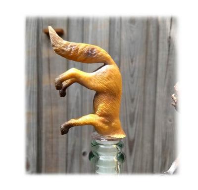 China Custom Animal Cork Stocked Resin 3D Wine Bottle Stopper Fox Bottle for sale