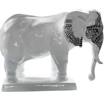 China Brilliant High Europe Resin Redundancy Statue for sale