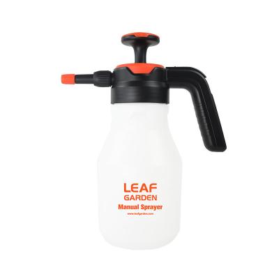 China Plastic Garden Leaf 1.5L Handheld Garden Manual Pressure Sprayer With Adjustable Nozzle for sale