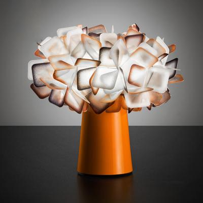 China New-designed Italian table lamp flower designer simple and romantic dining room table lamp creative bedside bedroom decorative lamp for sale