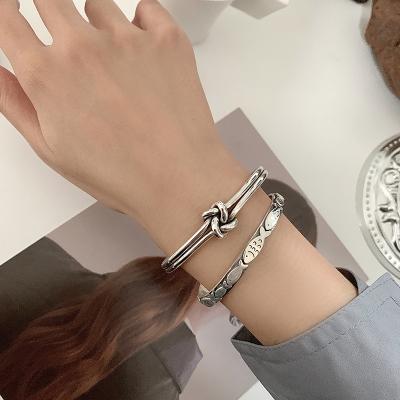 China FASHIONABLE white khaki color fashion ivory color bracelets for sale