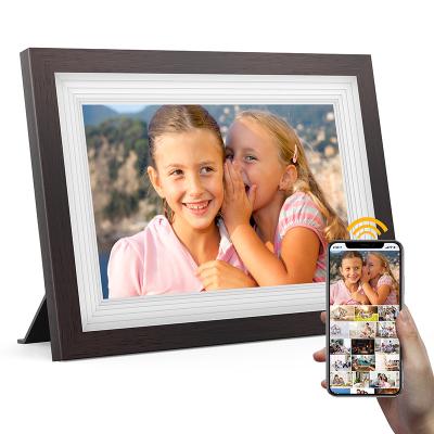 China Wifi Digital 10.1 Inch Touch Screen Photo Frame Wifi PRITOM Digital Smart Picture Frame White With Biu Frame APP for sale