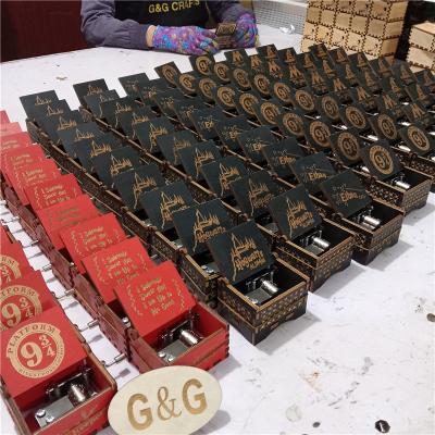 China Make Music Gift Wholesale Music Box Custom Songs Hand Crank Music Box For Gift for sale