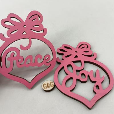 China Custom Hot Sale Europe Factory Christmas Wooden Pink Pendant Other Christmas Decorations for sale