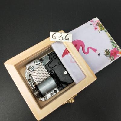 China Automatic Photo Frame Music Wooden Box Flamingo Picture Photo Frame for sale