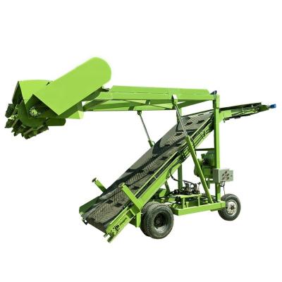 China Single Farms Straw Pile Reclaimer 4m/7m Optional Front, Rear, Left & Right Hydraulic Mobile Automatic Straw Feeder for sale