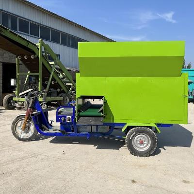 China Cultivate hot sale farm feeding machine car battery tomorrow three wheel animal fodder car diesel engine animal fodder car for sale