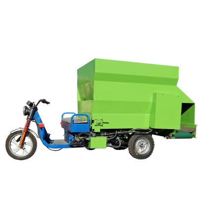 China Large Capacity Storage Farms Diesel Grass Spreader Yellow Spreader For Sale for sale