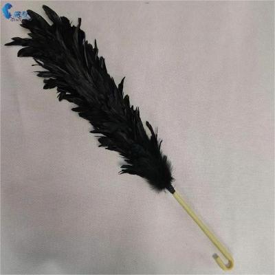 China 62cm Long Family Use Car Viable Total Dust Remove PE Handle Dyed Chicken Rooster Feather Cloth Along for sale