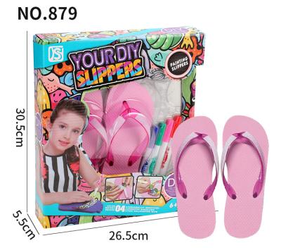 China Develop Creativity Developing Items DIY Kids Own Painting Slippers With 4 Coloring Pens for sale