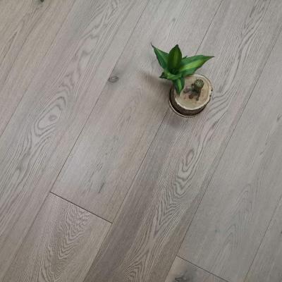 China Traditional Factory Price Engineered Hardwood Flooring 3 Layer Parquet for sale