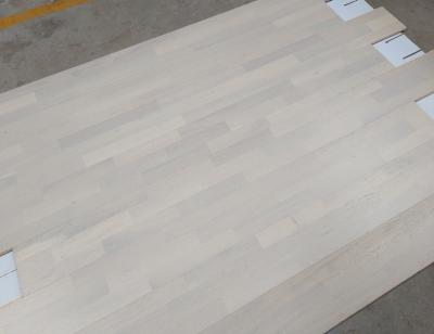 China Modern 3 Strip Oak Engineered Wood Flooring Ivory Color for sale