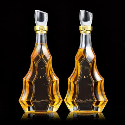 China 500ml 700ml Beverage Glass Bottle For Cosmetics Wine Bottle Whiskey Champagne Vodka Ice Wine Empty Spirit Packaging Glass Bottle for sale