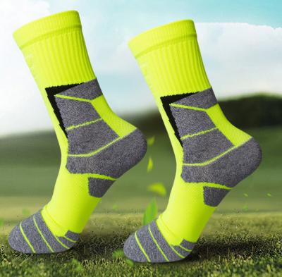 China 2020 Cheap Breathable Sports Men's Boots Comfortable Breathable Men Logo Sport Ankle Socks Custom Made for sale