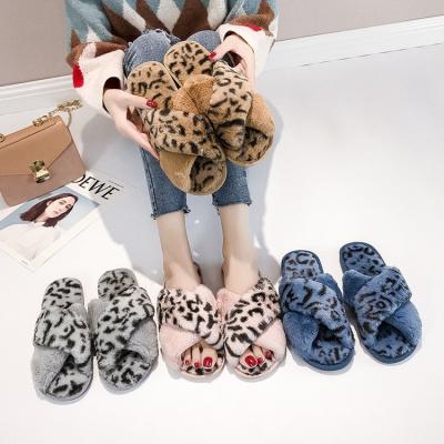 China Cushioning New Style Woman Faux Fur Indoor Colorful Cross Slippers Wholesale for sale