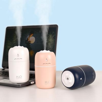 China Car Air Humidifier Purifier Usb Humidifier Aroma Diffuser With Led Light Use For Office Or Desk 2022 Newcomers for sale