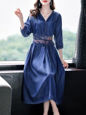 China 2023 New Women's Long Breathable Mid-Calf Three-Quarter Denim Summer Dresses M-XL Chinese Style Embroidery V-Neckline for sale