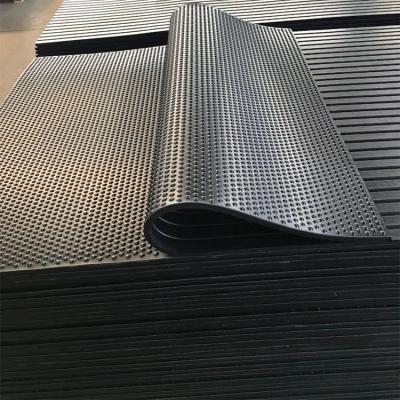 China 1.22 X 1.83m Black Horse Rubber Stall Mats Agricultural Cow Mat Cheap Anti Slip Comfortable for sale