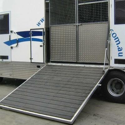 China Horse Box Trailer Ramp Mat 2.1m X2.4m (7foot X 8foot) Rubber Trailer Mats for sale