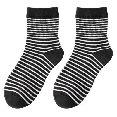 China Winter sporty wholesale cotton/nylon/spandex elastic crew socks with stripes for women for sale