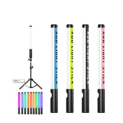 China Mini Fashion 3000-6500K Dimming Tik Photography RGB Tok LED Beauty Selfie Colorful Living Stem Lamp Handheld RGB Fill Light for sale