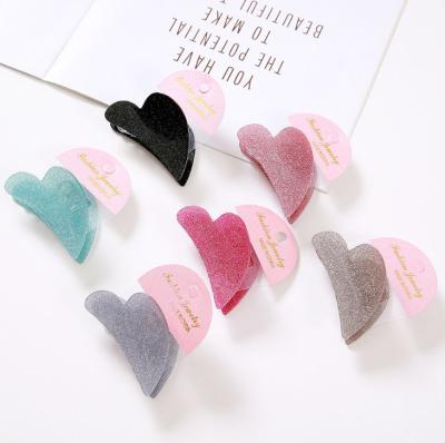 China Fashionable Plastic Acrylic Korean Style Hair Claw Heart Shape Glitter Claw Clip Hair Accessories For Women for sale