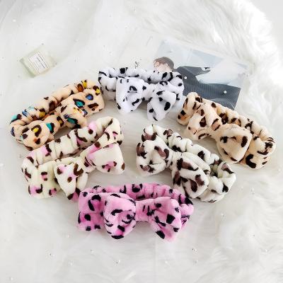 China Women To All Ages Spa Makeup Hairband Elastic Velvet Bow Leopard Hair Accessories Headband for sale