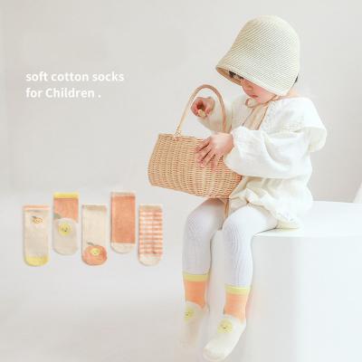 China New Wholesale Korean Version Sporty Middle Tube Sock Anti Slip Boy Girl Socks Baby Socks for sale