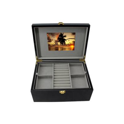 China panio paint usb upload video luxury box video jewerly video player box with compartments lcd invitation card for sale