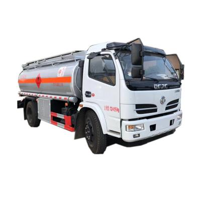 中国 DFAC 4X2 2000gallon used fuel delivery truck price diesel oil tanker diesel fuel tank truck 販売のため