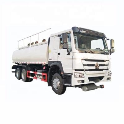 中国 HOWO 6x4 20m3 fuel delivery truck oil diesel fuel tanker capacity 20000l fuel tank truck for sale 販売のため