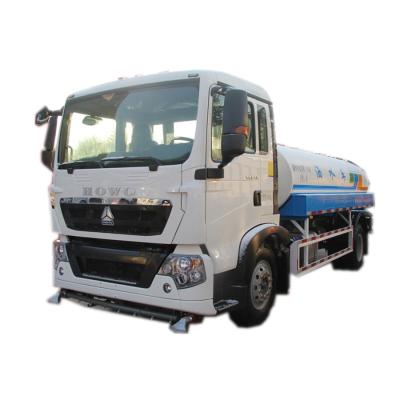 China Sinotruk HOWO 3000 Gallon Water Tank Truck 4*2 12000L Manual Diesel zu verkaufen