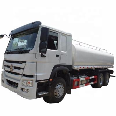 Cina Sinotruk 6x4 Water Tank Truck 5000 Gallon 251-350hp Stainless Steel  15001-30000L in vendita