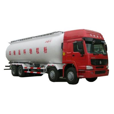 China 6x4 Liquid Tanker Trailer 3 Axles Bulk Cement 8x4  6mm Carbon Steel 0.2 Mpa Te koop