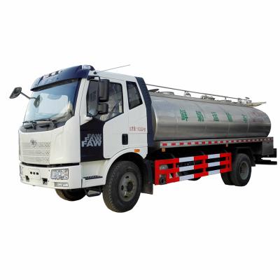 China FAW 4x2 6 Wheels Milk Transport Truck , Milk Tanker Truck 8000L - 10000L zu verkaufen