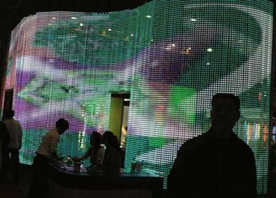 Chine Économie d'énergie visuelle de location de mur LED en étape de P4 SMD d'affichage d'intérieur polychrome de rideau à vendre