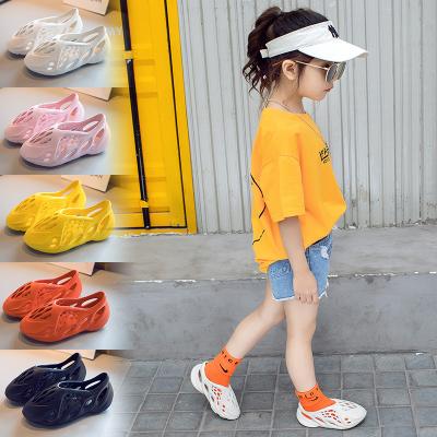 China yezzy toddler slipper kids sandals slides inspired by nino sendals kids deodorization foam runner for sale