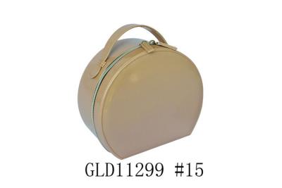 China Glossy Round Casual Waterproof Cosmetic Bag Luxury Makeup Case OEM / ODM for sale