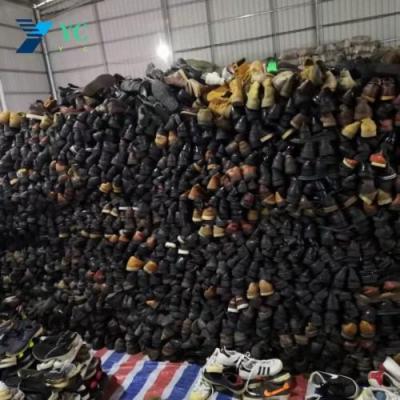 China CUSHIONING Used Shoes Running Mens Leather Shoes Clean Retail Wholesale for sale