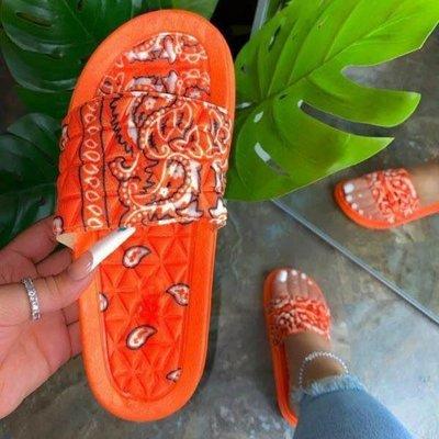 China CUSHIONING USA hotsale manufacturer fashion bandana slip on slide girl lady slipper beach outdoor home woman custom flat slipper wholesale for sale